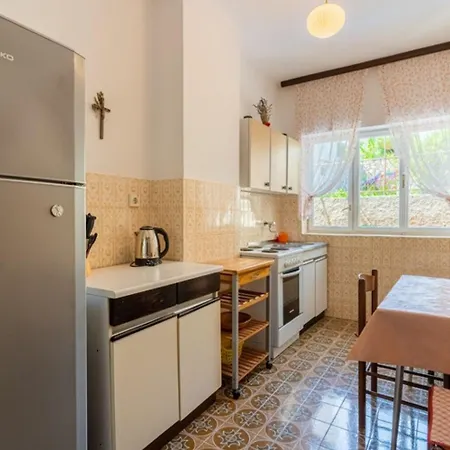Appartement Mici 1 *
