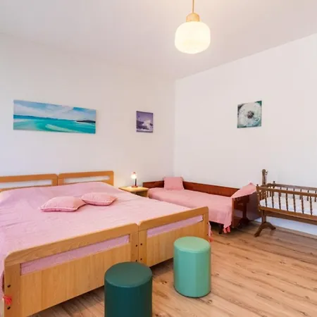 Mici 1 Appartement Cres