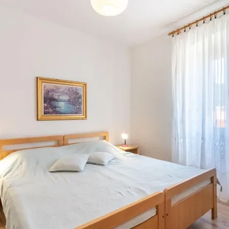 Appartement Mici 1 *