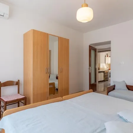 Appartement Mici 1 *